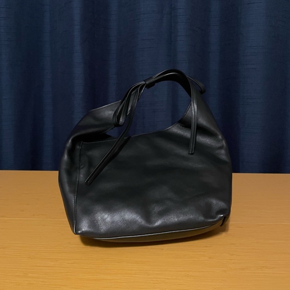 Reformation Small Vittoria Tote Black Leather - Picture 5 of 11